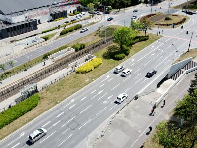 Podpisano umowę na budowę przejścia naziemnego w pobliżu skrzyżowania al. Rzeczypospolitej z ul. Hynka