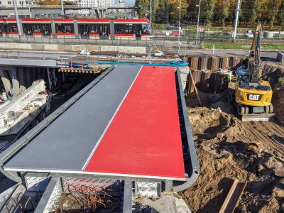 Postępy prac na kładce na Zaspie