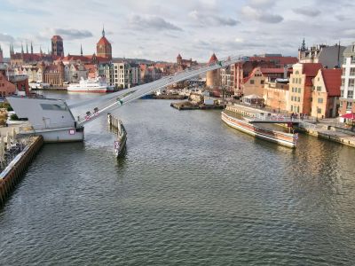 Zmiana harmonogramu zwodzenia kładki na Ołowiankę