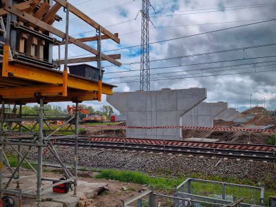 Trwa budowa nowych filarów estakady na ul. Elbląskiej